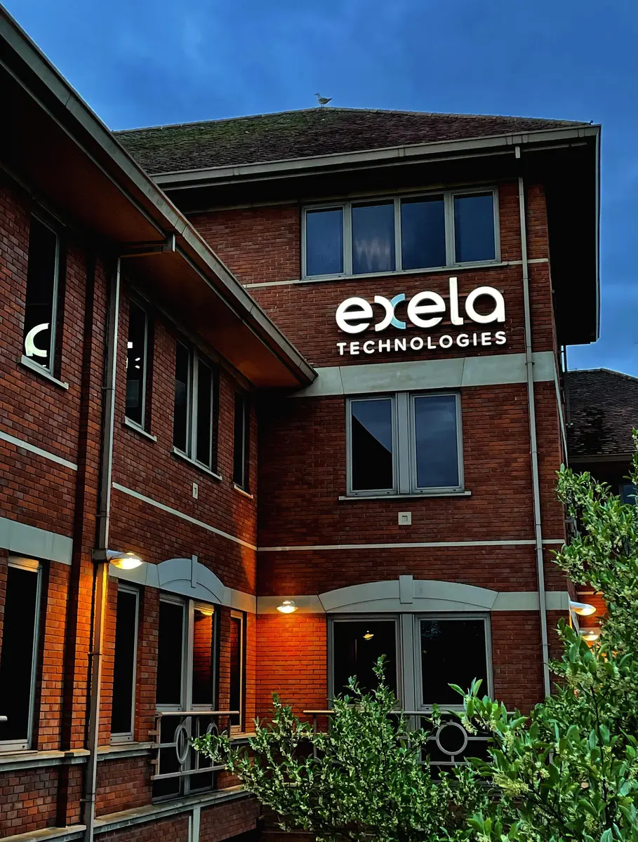 Illuminated individual letters